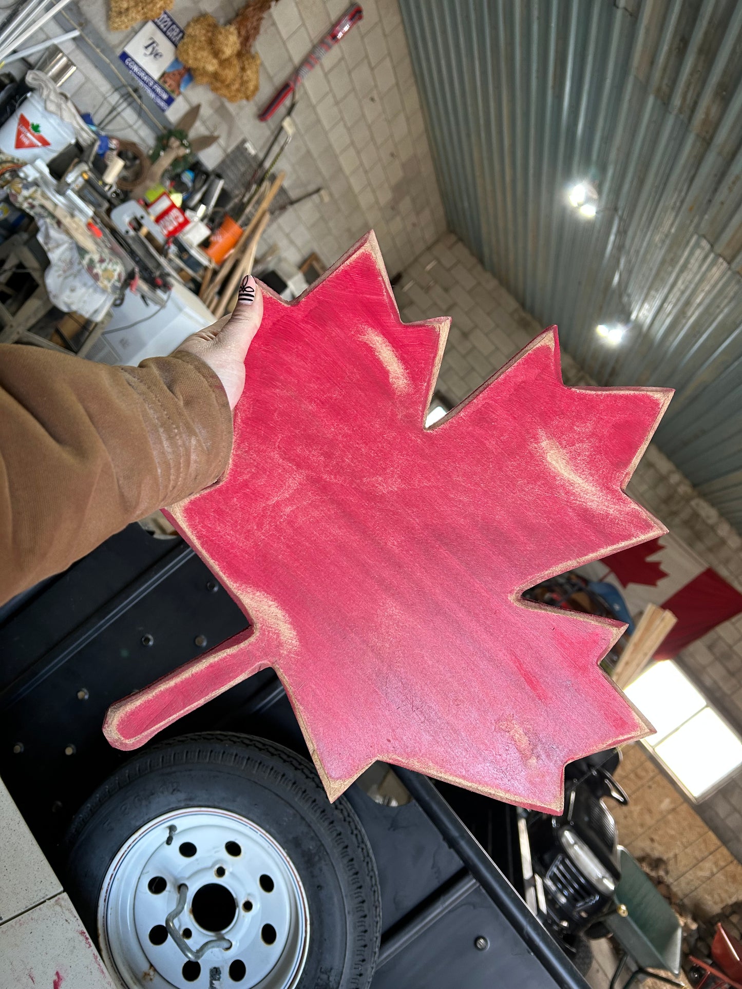 18” Maple Leaf Hanger